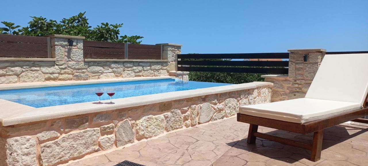 Estia Villa Plátanos Екстериор снимка